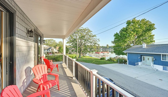 Walk to Dtwn Syracuse: Private Lake-View Home