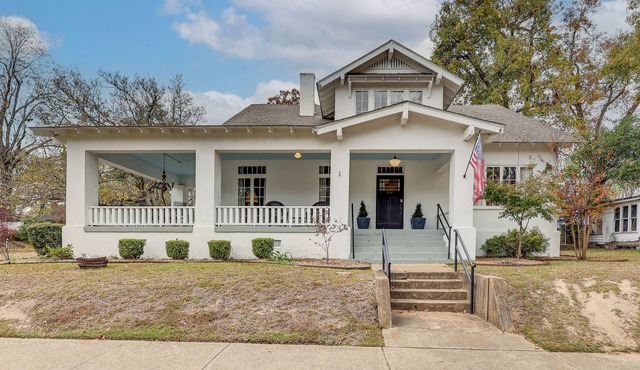 Walk to Dtwn Texarkana: Central Historic Home