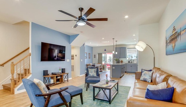 Walk to Dtwn Waterfront Eastern Shore Townhome!