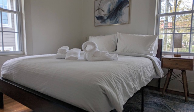Walk to Duke & Dining Charming Historic 2BR
