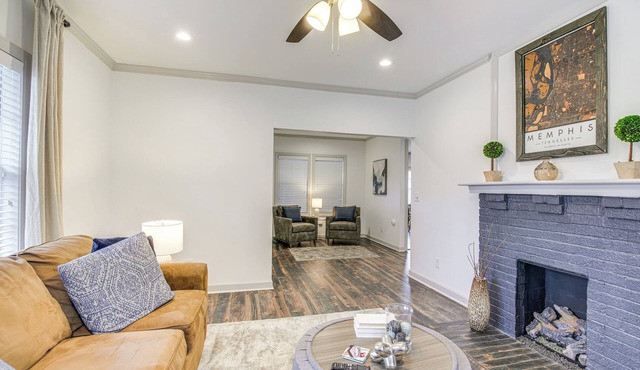 Walk to Eats: Midtown Memphis Home w/Patio!