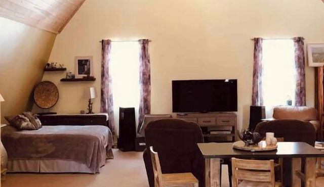 Walk to Elk Rapids.Close to Traverse & Charlevoix