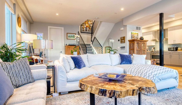 Walk to Empower Field: Townhome w/Hot Tub!