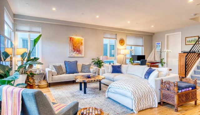 Walk to Empower Field: Townhome w/Hot Tub!