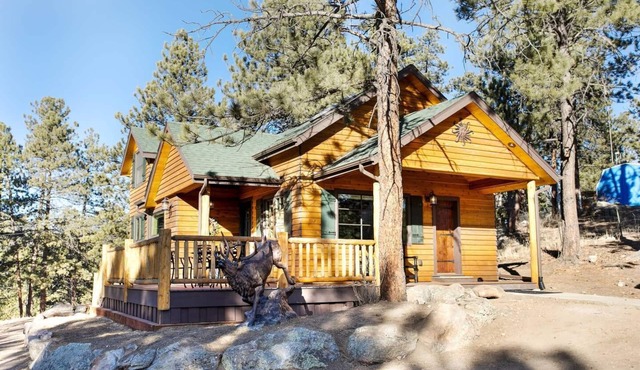 Walk to Evergreen Lake and downtown