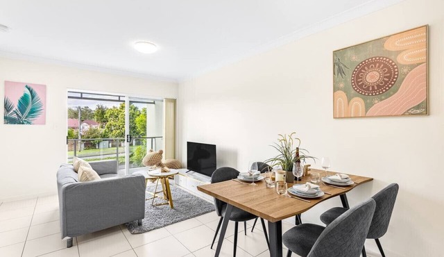 Walk to everything! Modern 2Beds Apt w/EasyAccess