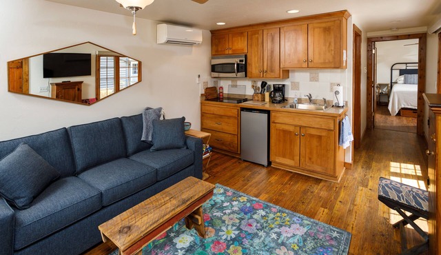 Walk to Everything Ephraim has to Offer! Pet Friendly! Great Wifi!