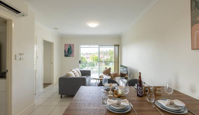 Walk to everything Modern 2Beds Apt with Easy Access