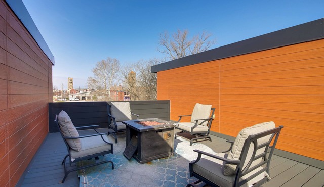Walk to FedEx Forum! Luxe Townhome w/Rooftop Deck