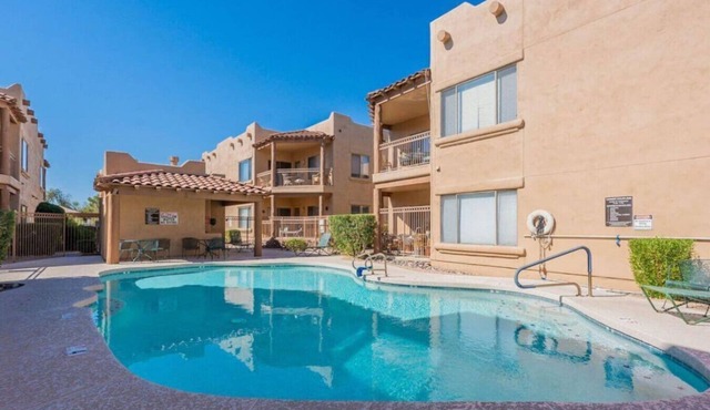 Walk to Fountain Park! Ground-Floor Condo w/Pool, Spa & Private Patio