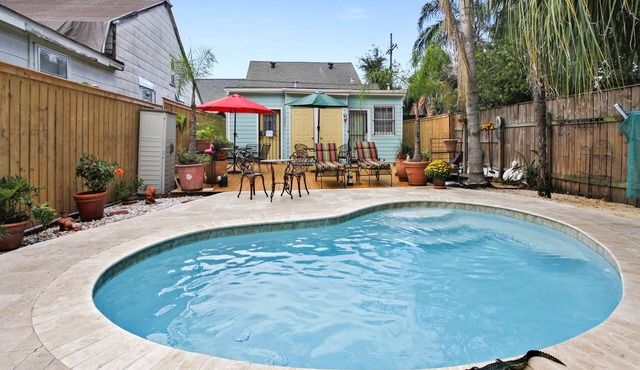 Walk to French Quarter & cool off in the pool!