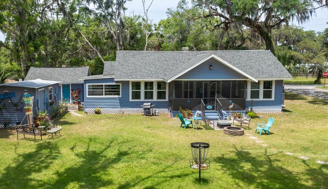 Walk to freshwater springs! Swim with manatees! Kayaking and more!