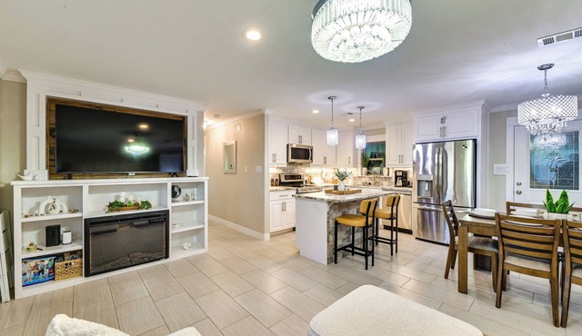 Walk to Frisco Commons Park: Modern Home w/Patio