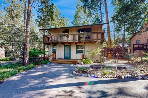 Walk to Golf and Restaurants Serene Twain Harte Gem