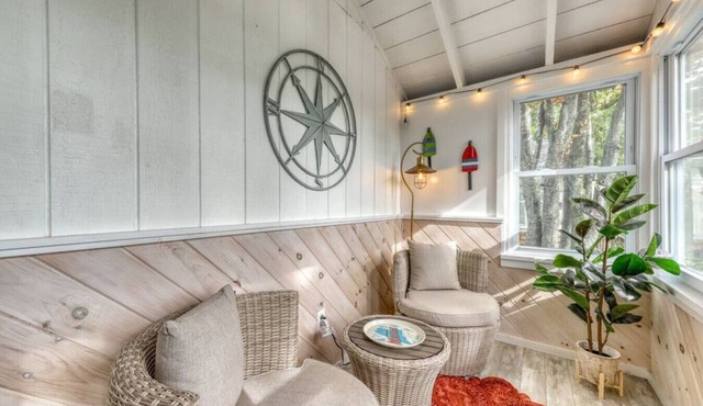 Walk to Goose Rocks Beach! Cozy Cottage with Marsh Views!