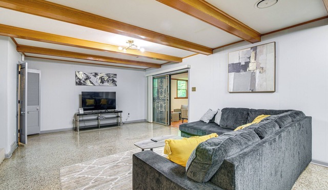 Walk to Graceland: Spacious Memphis Home!