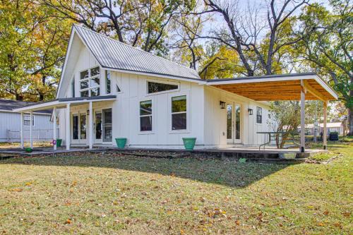 Walk to Grand Lake Family Escape in Afton!