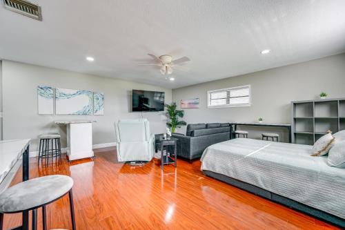 Walk to Hard Rock Casino Cozy Studio!