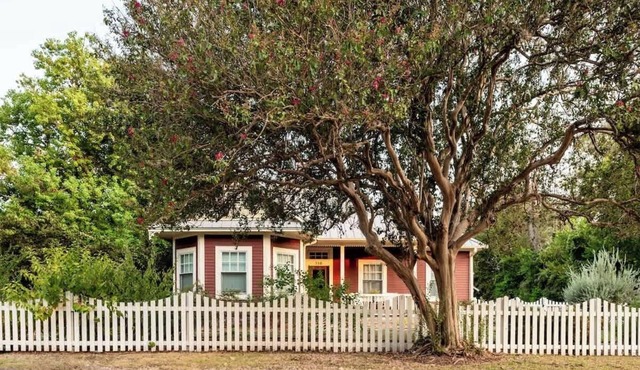 Walk to Henkel Square in RT | Curated & Charming