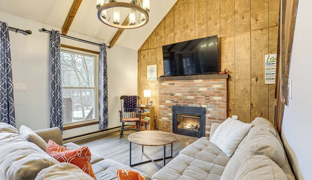 Walk to Hideout Slopes: Home w/Game Room!