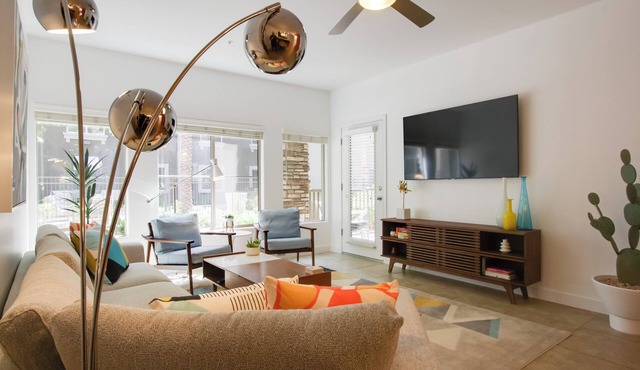 Walk to High St, Phoenix Gem w/Resort-Style Perks