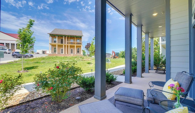 Walk to Historic Maryville: True Southern Getaway!