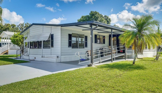 Walk to Indian River From Pet-Friendly Home!