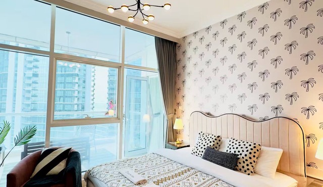 Walk to JBR Marina Beach & Tram! LUX Family 3BHK, Stunning Views
