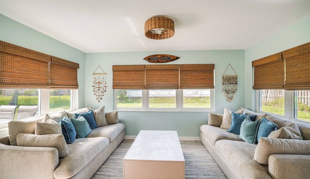 Walk to Jetty Park: Harbor District Home!