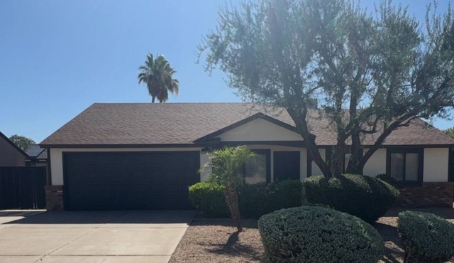 Walk to Kierland Commons – North Scottsdale’s Best Location!