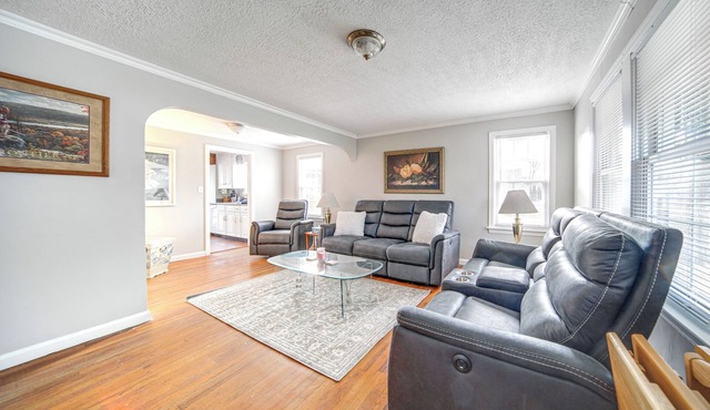 Walk to Lake Erie & Beach Access: Home w/Deck!