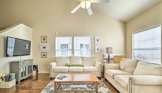 Walk to Lake: Family Gem w/Pool Access in Afton