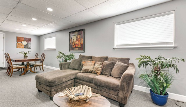Walk to Lake: Fishing Retreat in Wewahitchka