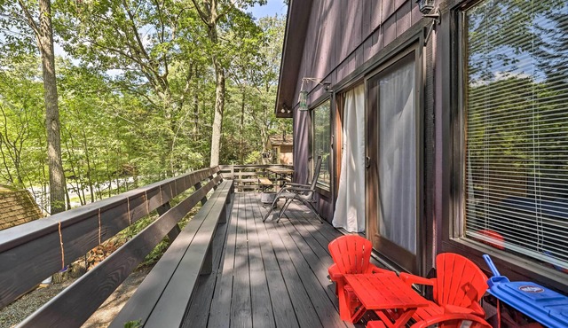 Walk to Lake: Game Room Getaway in Pocono Summit!