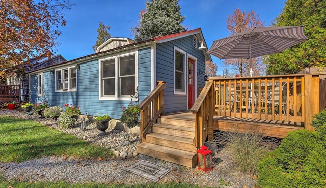 Walk to Lake George! Bolton Landing Cottage