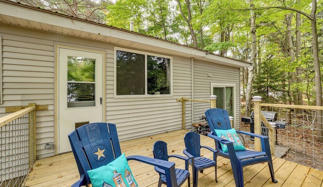 Walk to Lake Hamlin: Cottage Near Boat Launch