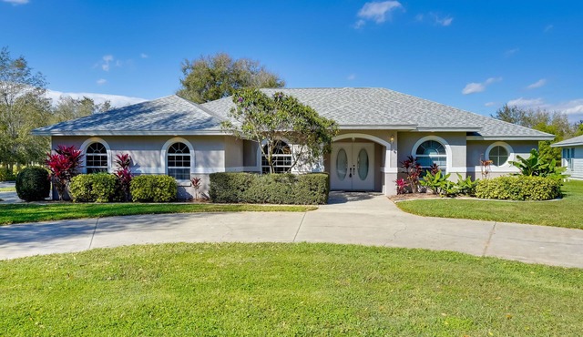 Walk to Lake: Home w/Screened Porch in Sebring!