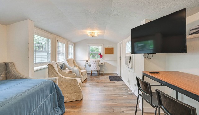 Walk to Lake Hunter: Cozy Pet-Friendly Studio!