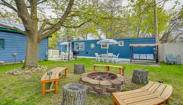 Walk to Lake Huron: Pet-Friendly Caseville Cottage
