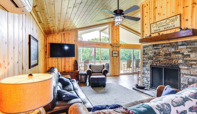 Walk to Lake: Kelleys Island Gem w/Deck!