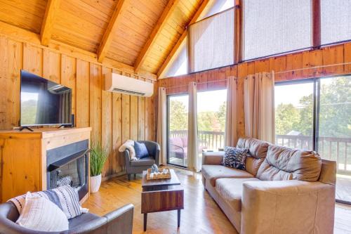 Walk to Lake Keowee Idyllic Six Mile Cabin!