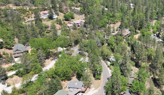 Walk to Lake/Marina, Game Rm, Hot Tub, 10 Guests - Shasta Lakeshore Retreat #12