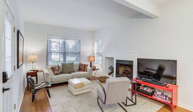Walk to Lake Michigan - South Haven Condo!