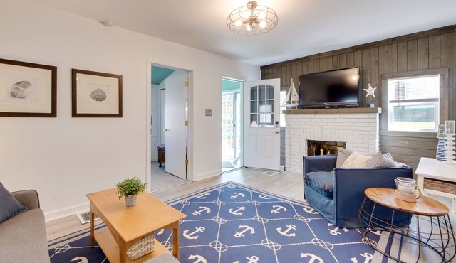 Walk to Lake: Nautical Akron Cottage w/Deck!