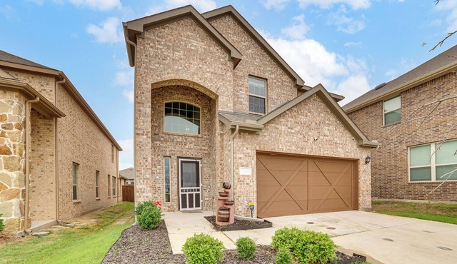 Walk to Lake Ray Hubbard: Spacious Family Home!
