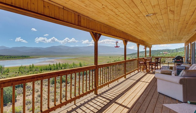Walk to Lake: Scenic Southern Colorado Escape!