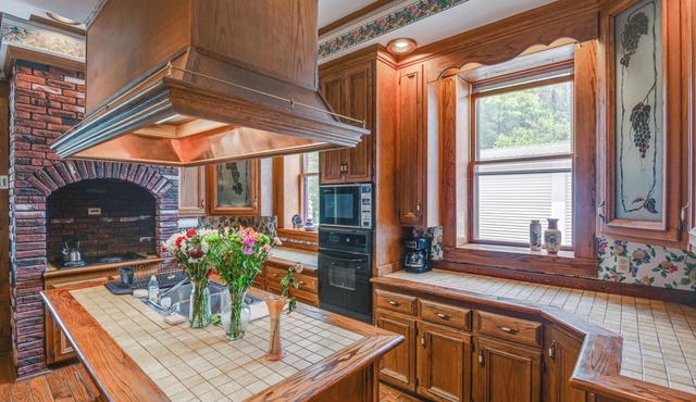 Walk to Lawrenceburg Square: Home for Large Groups