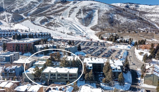Walk to lifts! Beautiful 2BR/2BA at base of Park City Mountain! #CondoInPC