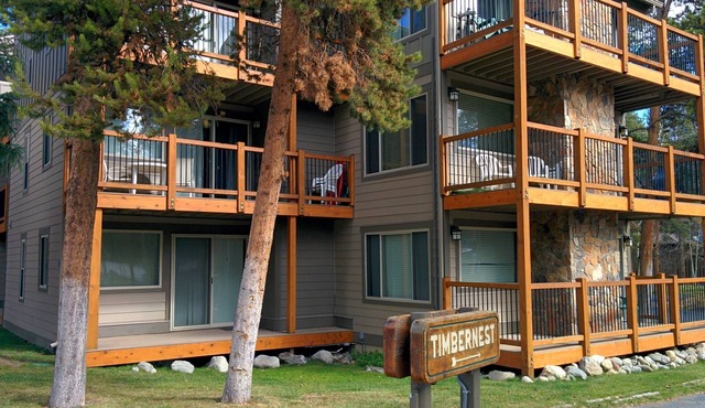 Walk to Lifts & Main Street, Bright, Updated Condo, 2BR+Loft