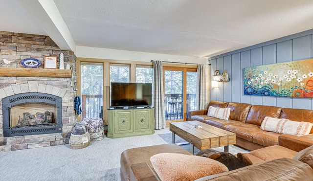 Walk to Lifts! 'SnowDogs' Breck Condo w/Fireplace